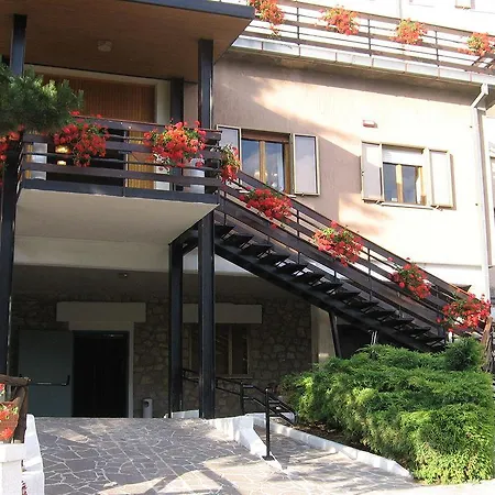 Hotell Caldora Rocca di Mezzo